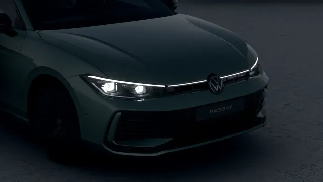 VW Passat R-Line People