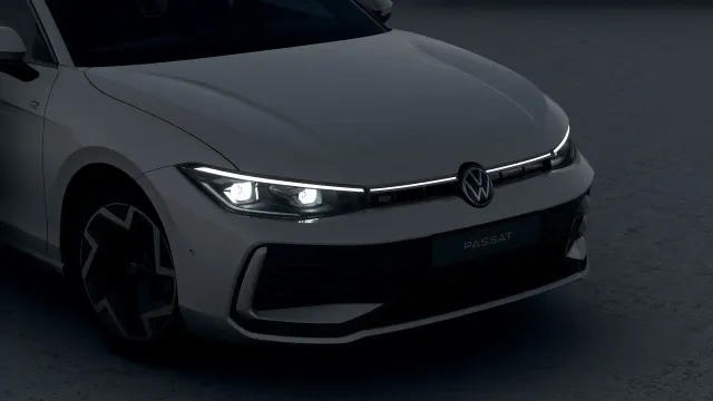 VW Passat R-Line People