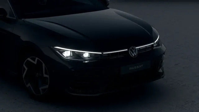 VW Passat R-Line People