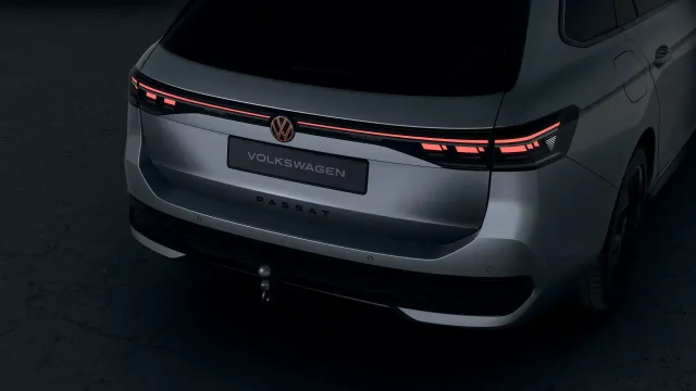 VW Passat R-Line People