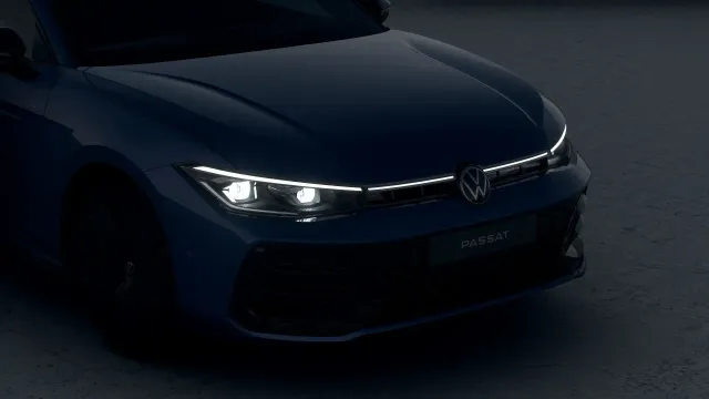VW Passat R-Line People