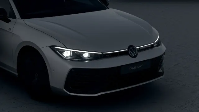 VW Passat R-Line People