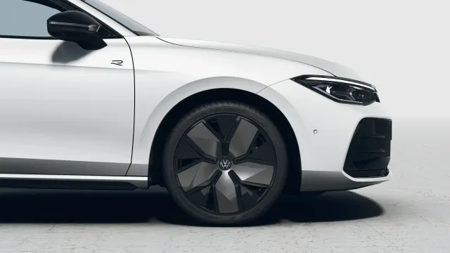 VW Passat R-Line People