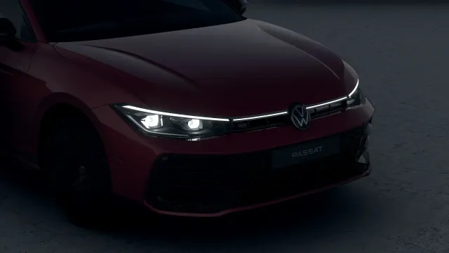 VW Passat R-Line People