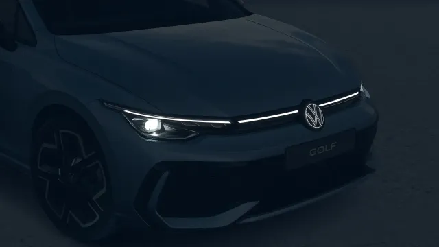 VW Golf R-Line People