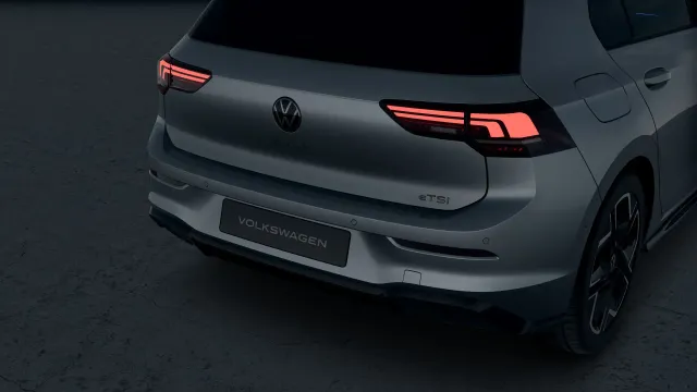 VW Golf R-Line People