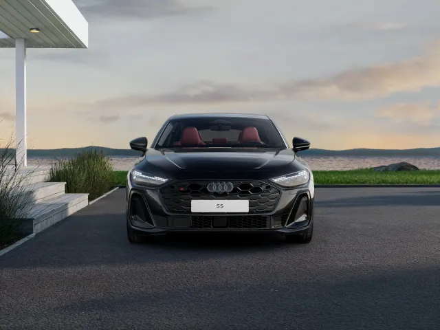 Audi S5 Limuzína
