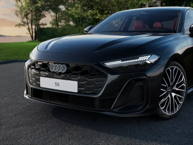Audi S5 Limuzína